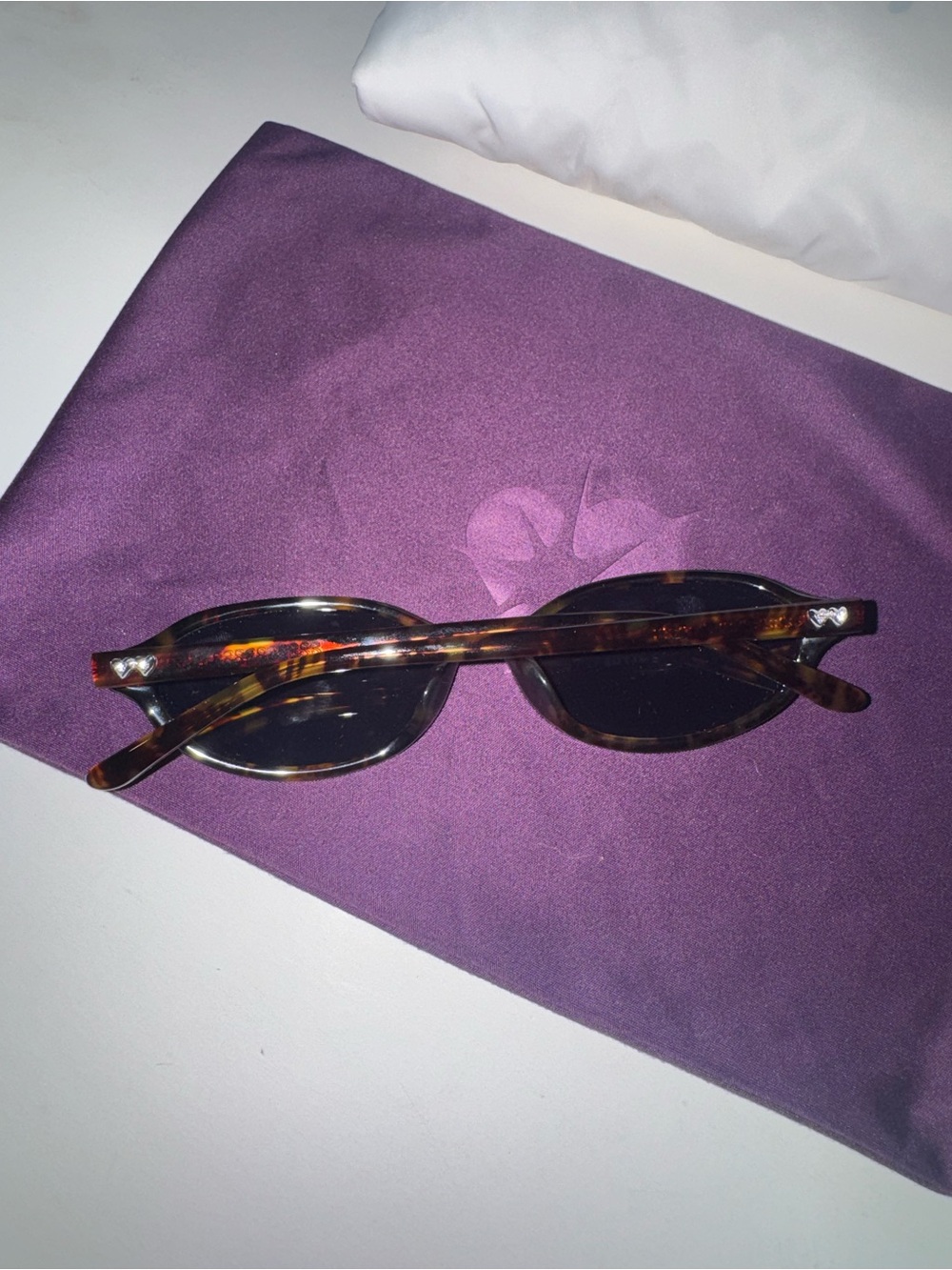 Bonnie and Clyde LA Tortoiseshell Oval Sunglasses - Brown